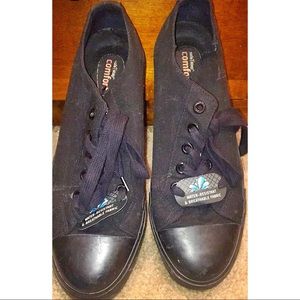 Converse low tops (black)